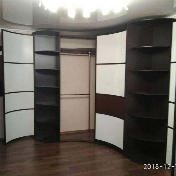 Радиусный шкаф-купе №23