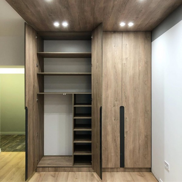 Распашной шкаф в гостиную № 148