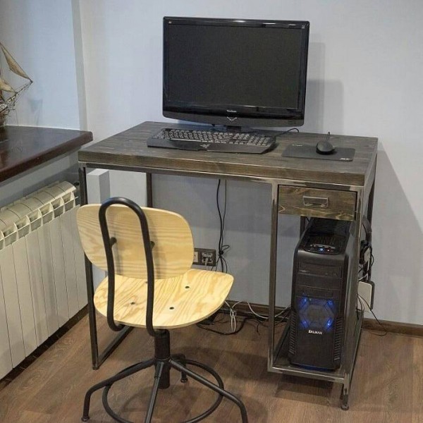 Компьютерный стол №06