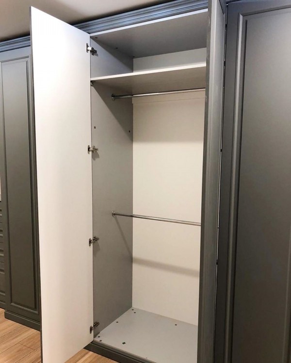 Распашной шкаф для прихожей № 142