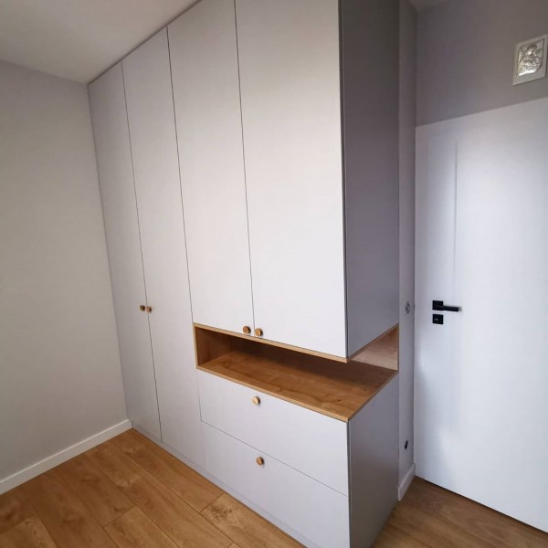 Распашной шкаф для спальни № 151