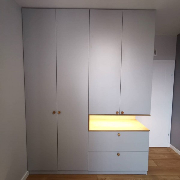 Распашной шкаф для спальни № 151