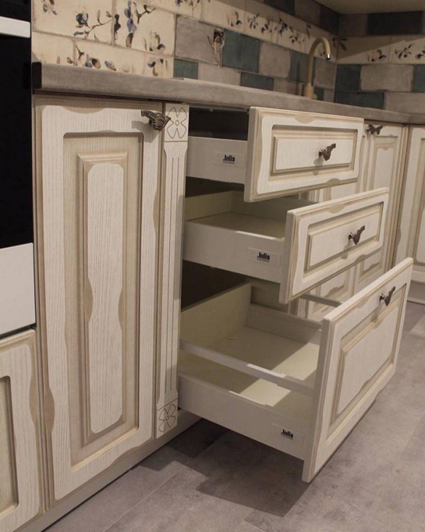 Кухня из крашеного МДФ №73