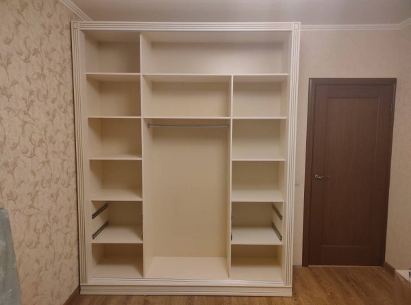 Корпусный шкаф-купе №128