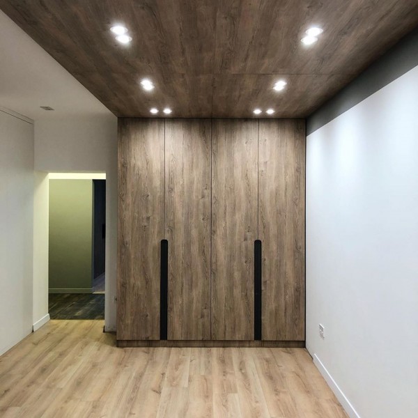 Распашной шкаф в гостиную № 148