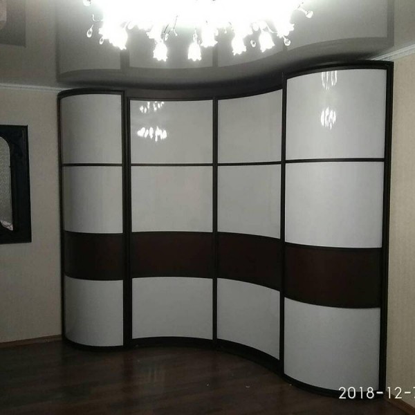 Радиусный шкаф-купе №23