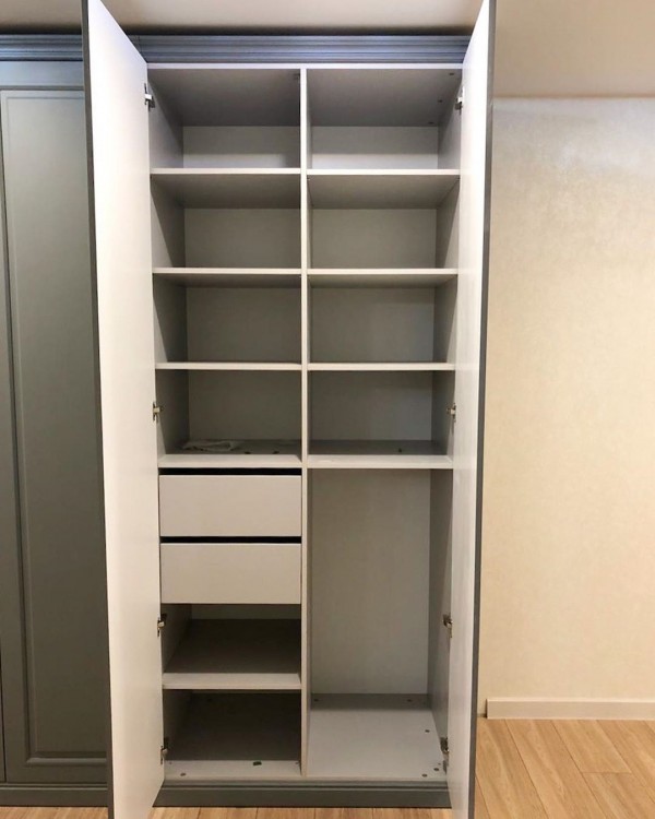 Распашной шкаф для прихожей № 142